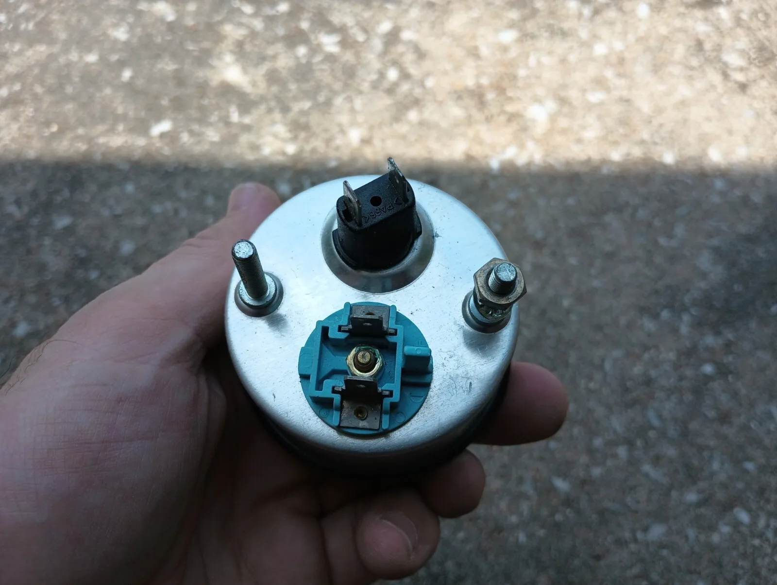 VDO Voltage Gauge 2 5/8 - Image 3