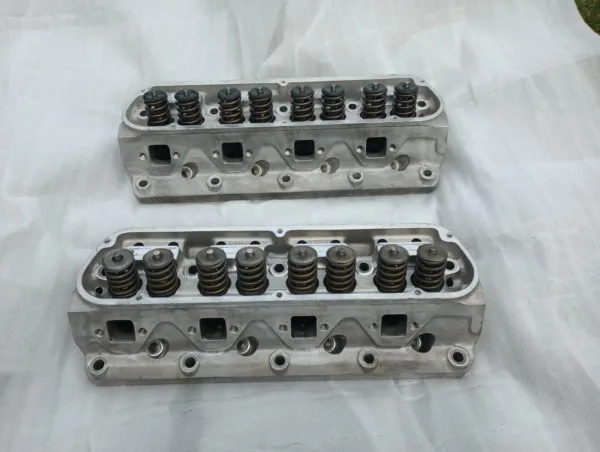 1987-1995 Ford Mustang 5.0L Edelbrock Aluminum Cylinder Heads COBRA 302 GT40 351