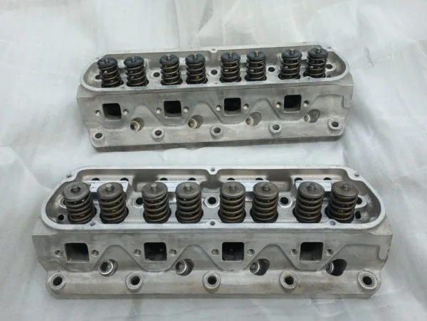 1987-1995 Ford Mustang 5.0L Edelbrock Aluminum Cylinder Heads COBRA 302 GT40 351