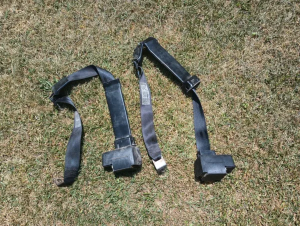 1990-1993 Ford Mustang BLACK OEM Seat belts CONVERTIBLE only Rear only GT LX