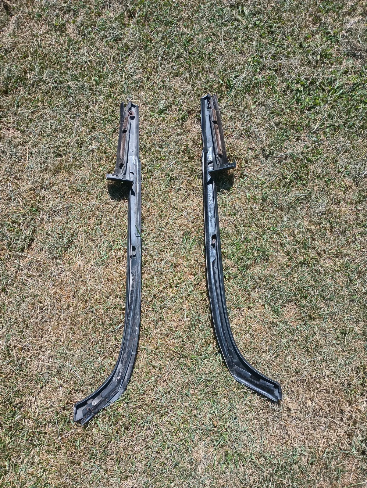 1983-1993 Ford Mustang Convertible Outer trim on quarter panel Hockey sticks - Image 2