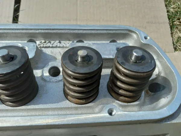 1987-1995 Ford Mustang 5.0L Edelbrock Aluminum Cylinder Heads COBRA 302 GT40 351