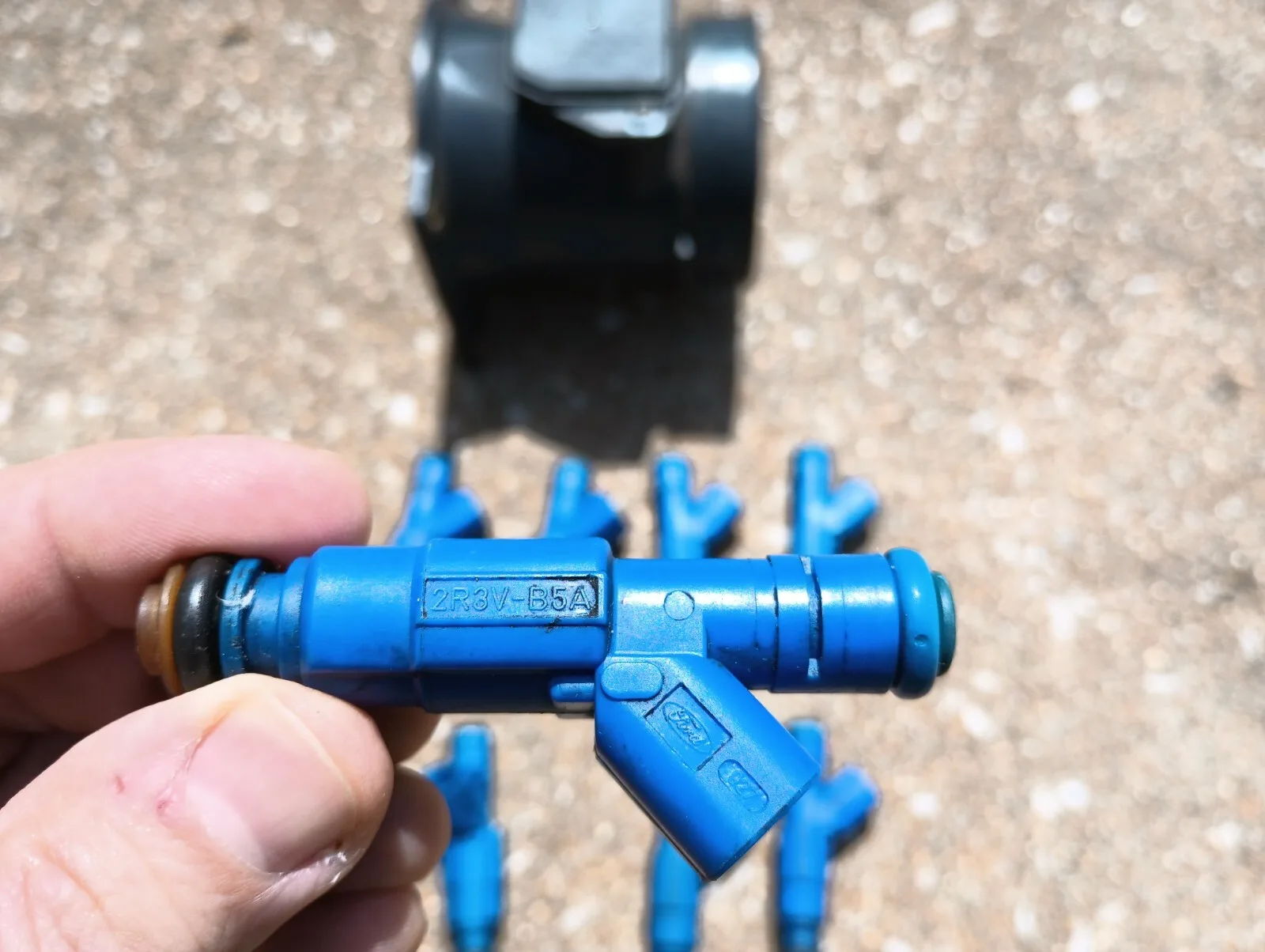 2003-2004 Ford Mustang Cobra 4.6L Fuel Injectors & Meter (OEM) 39LB SVT 32V 4V - Image 3