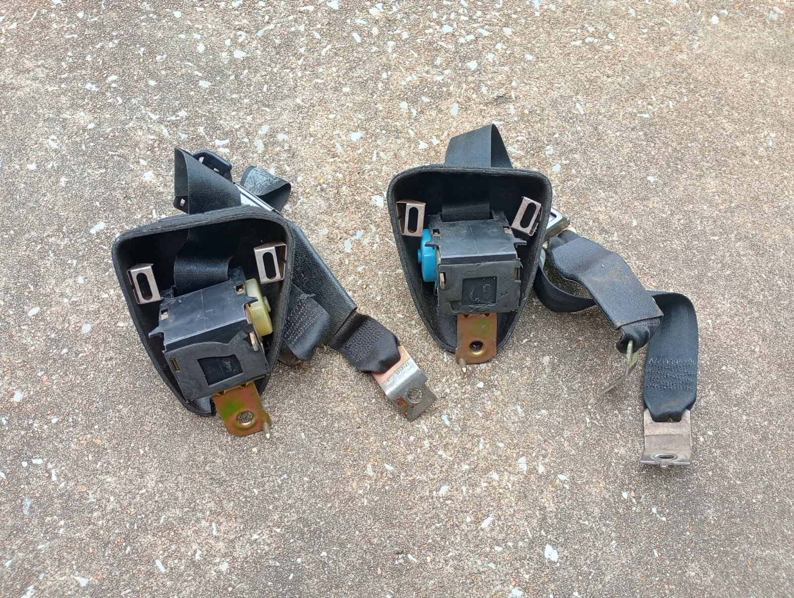 1990-1993 Ford Mustang BLACK OEM Seat belts LX Coupe Notchback Upper Rear ONLY - Image 6