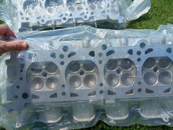 2003-2004 Ford Mustang Cobra Cylinder Heads 32V 4V 4.6L SVT  03 04 Mach 1 DB