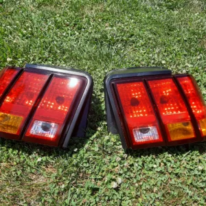 1999 2001 Ford Mustang COBRA Rear Tail Lights SVT 4.6L 99 01 4.6L 4V 32V Amber