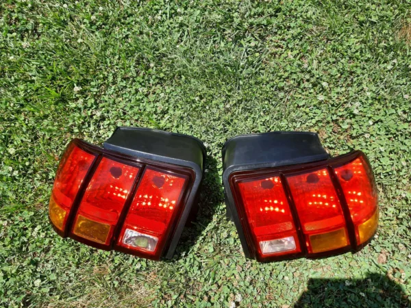 1999 2001 Ford Mustang COBRA Rear Tail Lights SVT 4.6L 99 01 4.6L 4V 32V Amber - Image 2