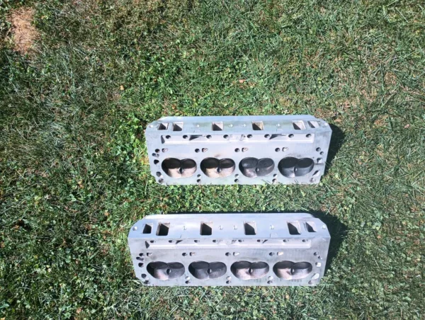 1987-1995 Ford Mustang 5.0L Edelbrock E Aluminum Cylinder Heads COBRA 302 351