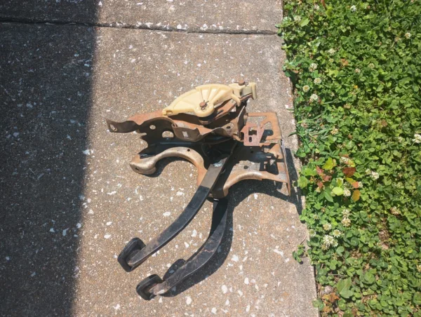 1983-1993 Ford Mustang Manual Clutch & Brake Pedal Assembly 5 speed T-5 Cobra GT - Image 2