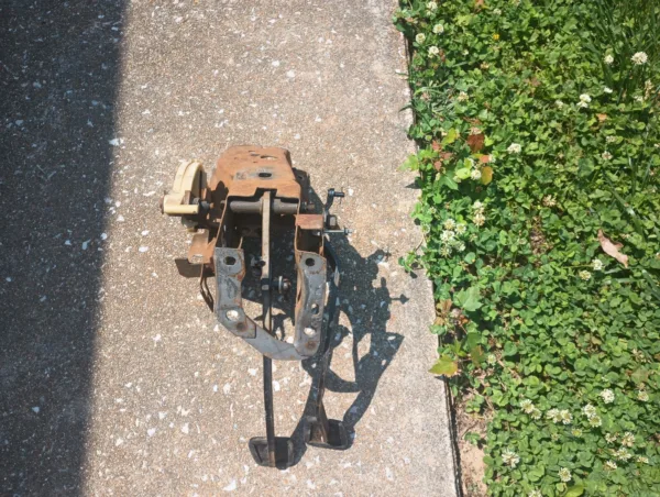 1983-1993 Ford Mustang Manual Clutch & Brake Pedal Assembly 5 speed T-5 Cobra GT - Image 3