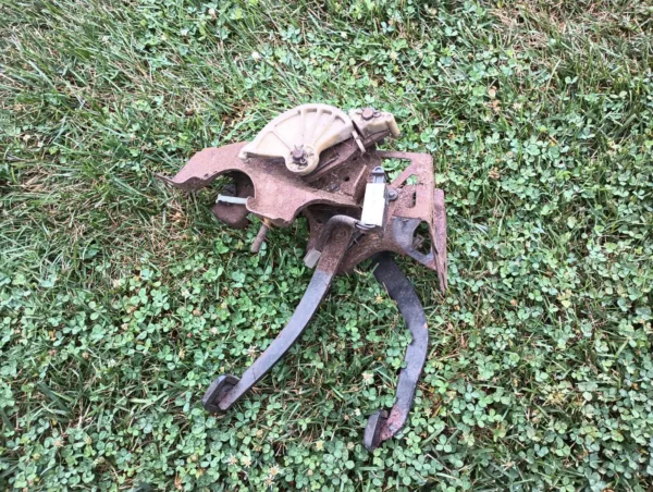 1983-1993 Ford Mustang Manual Clutch & Brake Pedal Assembly 5 speed T-5 Cobra GT - Image 5