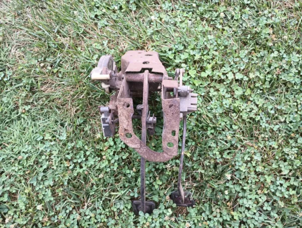 1983-1993 Ford Mustang Manual Clutch & Brake Pedal Assembly 5 speed T-5 Cobra GT - Image 3
