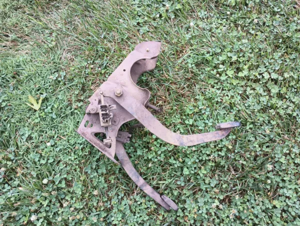 1983-1993 Ford Mustang Manual Clutch & Brake Pedal Assembly 5 speed T-5 Cobra GT - Image 4