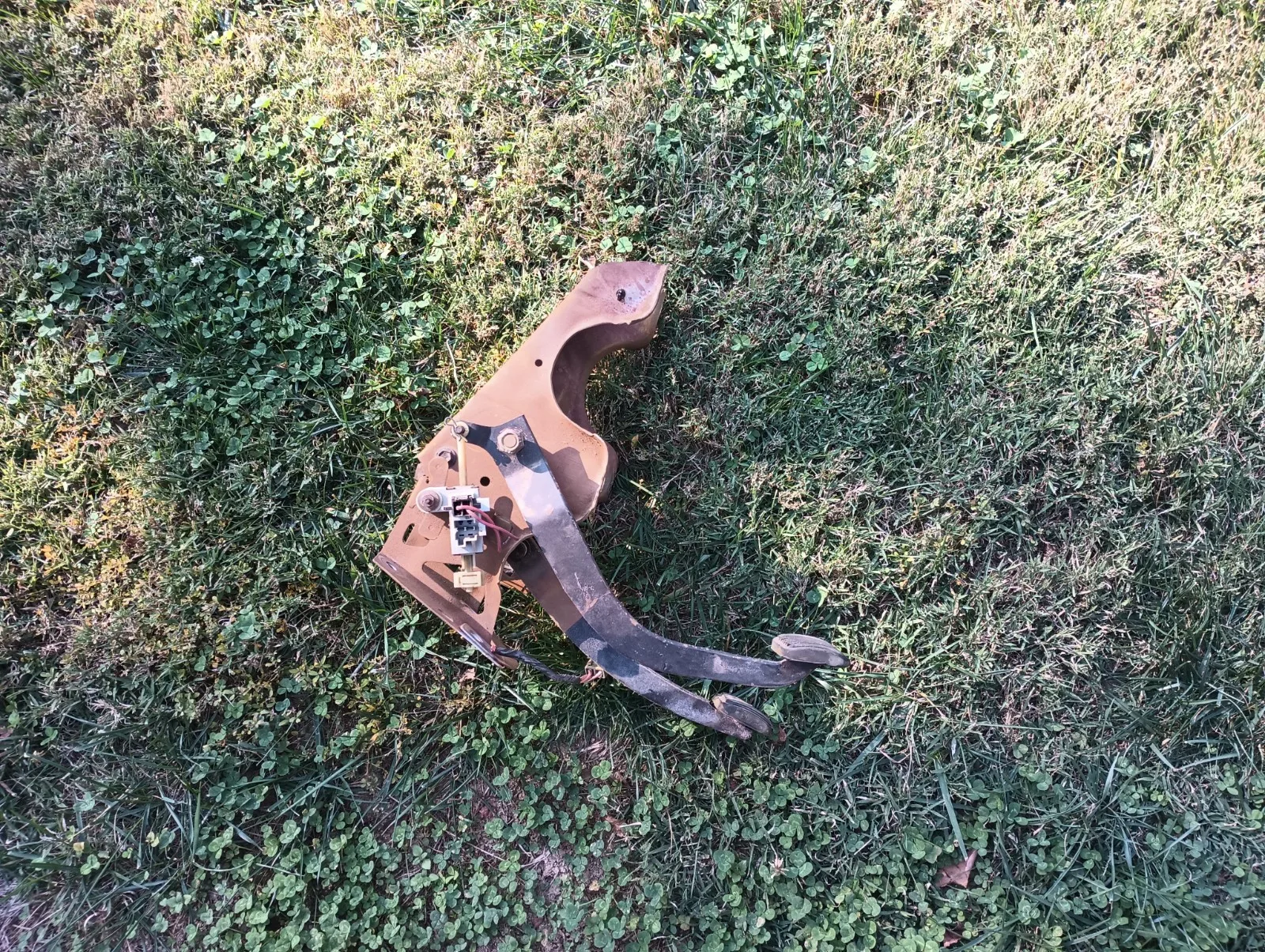 1983-1993 Ford Mustang Manual Clutch & Brake Pedal Assembly 5 speed T-5 Cobra GT - Image 4