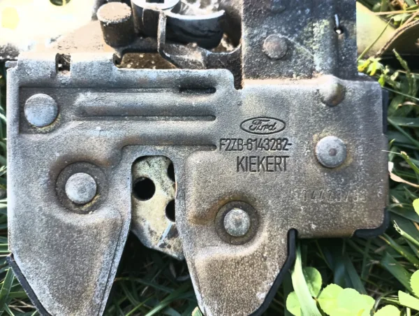 1992-1993 Ford Mustang Rear Hatchback Latch Assembly GT LX Cobra 5.0L - Image 2