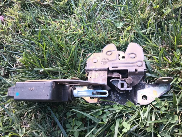 1992-1993 Ford Mustang Rear Hatchback Latch Assembly GT LX Cobra 5.0L - Image 5